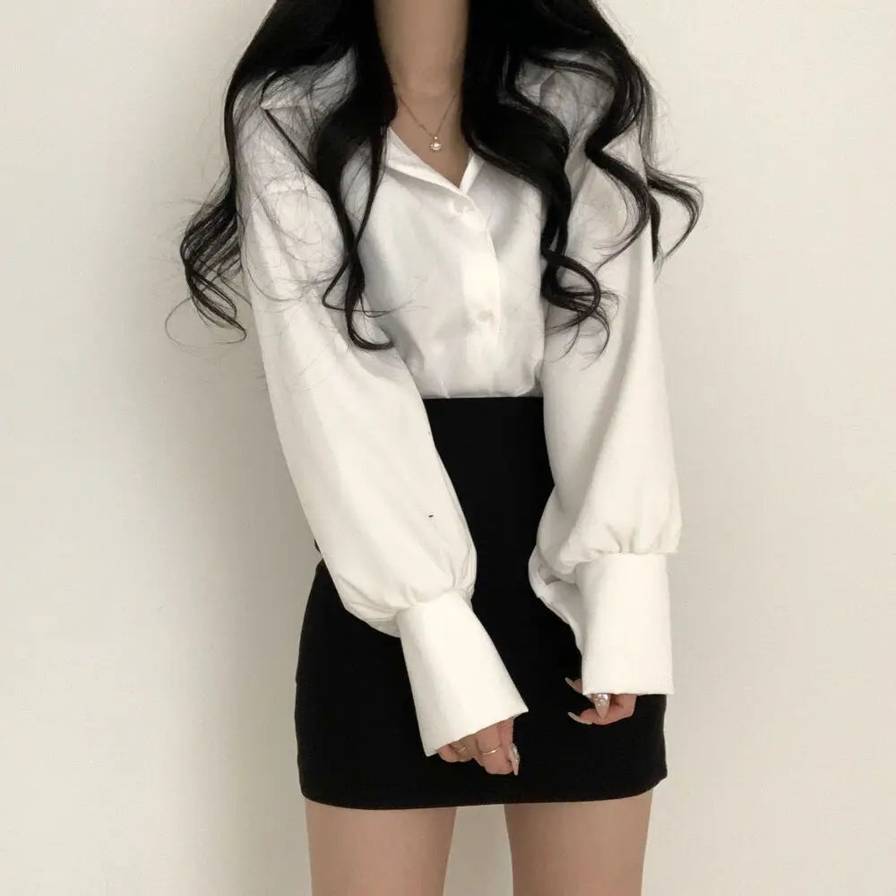 Minimalistisches Blusenshirt mit Laternenärmeln – Büro & Casual Look
